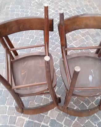 Lotto sedie vintage in buono stato. Solo ritiro.