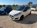 ford-fiesta-cambio-automatico-black-white