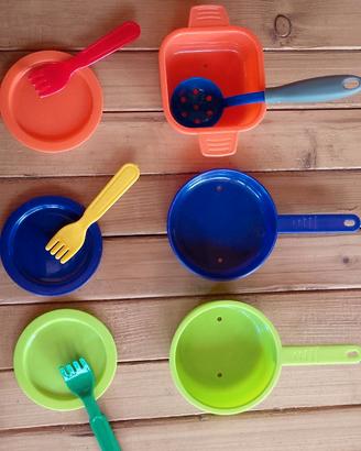 Set padelle, piattini e forchette giocattolo
