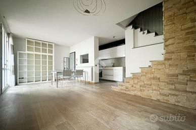 CASA SEMINDIPENDENTE A PRATO