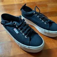 Sneakers Superga blu da donna con plateau.