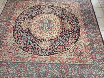 Tappeto colorato quadrato