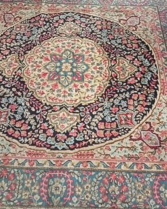 Tappeto colorato quadrato