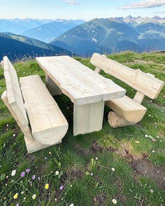 Tavolo da giardino e due panche in abete