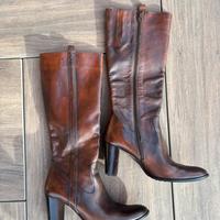 Stivali alti marroni in vera pelle