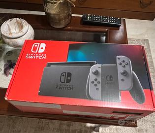 Nintendo switch edizione grigia