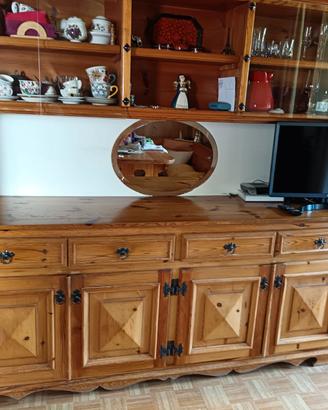 Credenza con vetrina in legno massiccio