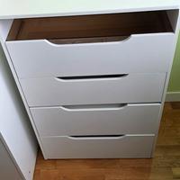 Mobile da trucco bianco con sgabello e specchio 