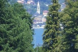 Lago Maggiore Meina trilocale vista lago