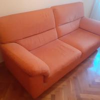 divano con due poltrone