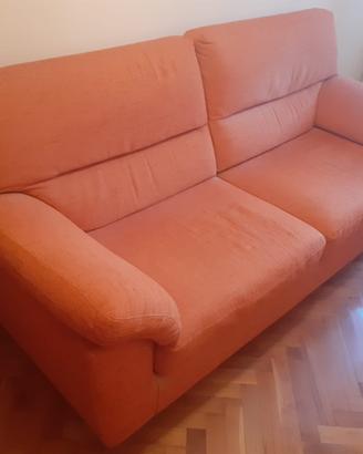 divano con due poltrone