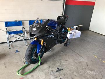 2025 YAMAHA R6 RACE GYTR