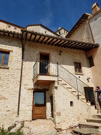 CASA SEMINDIPENDENTE A SELLANO