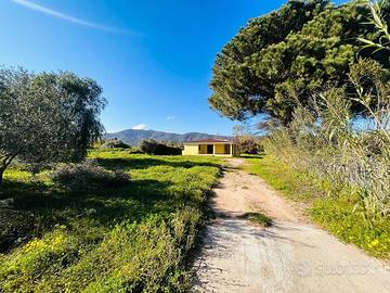 Suggestiva villetta immersa nel verde