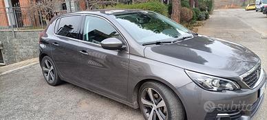 Peugeot 308 allure diesel. 