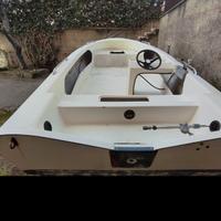 Scafo Molinari 4,50 m con motore 25 CV + carrello
