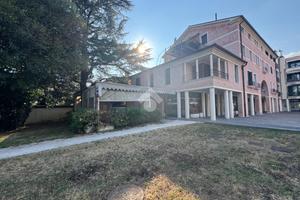NEGOZIO A CORNUDA