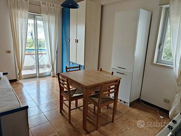 Monolocale arredato Scogliera - rif 05A