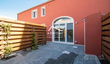 Ampio nuovo indipendente con cortile e p.auto