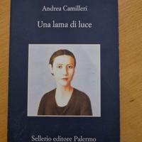 Una lama di luce, pubblicato da Sellerio editore