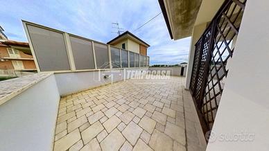 ATTICO CON TERRAZZO E GARAGE