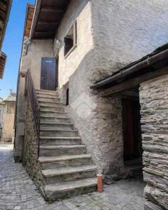 CASA SEMINDIPENDENTE A CHIESA IN VALMALENCO