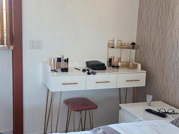 tavolino trucco + sedia 