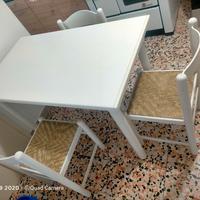 tavolo con sedie