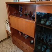 Mobile con anta, cassetti e vetrina