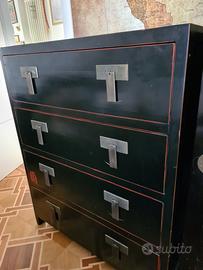 Cassettiera orientale con piano in bambù