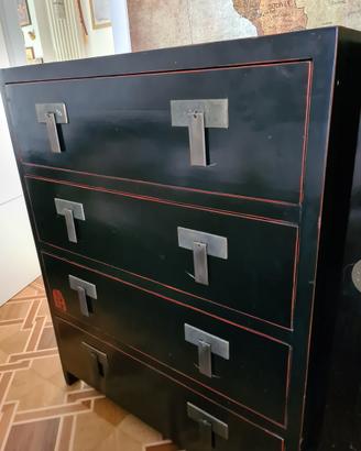 Cassettiera orientale con piano in bambù