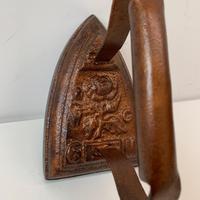 Ferro da stiro antico e raro da collezione