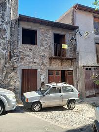 Casa in pietra nel cuore di Santu Lussurgiu