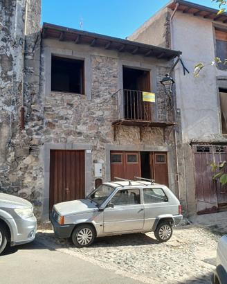 Casa in pietra nel cuore di Santu Lussurgiu