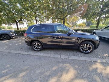 BMW X5 xDrive30d 2018 interni in pelle