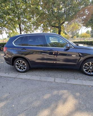 BMW X5 xDrive30d 2018 interni in pelle