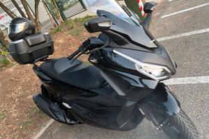 Honda Forza 350 MY2025 – 4.000 km – Pari al nuovo