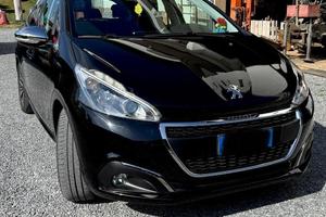 Peugeot 208 1.2 82 cv neopatentati