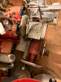 Affettatrice a Volano Da restaurare leggere desc.