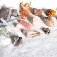 36 pietre grezz/ lavorate, rubino e smeraldo