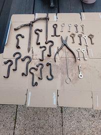 Chiavi vecchie e altro.