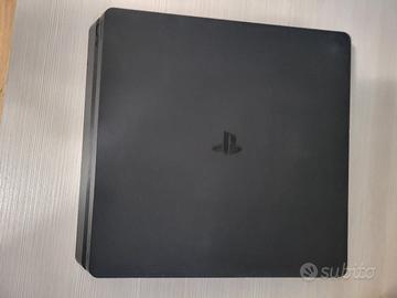 PlayStation 4 Slim in perfette condizioni