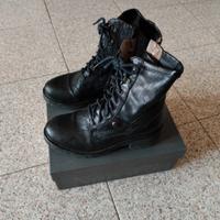 Anfibi Nero Giardini