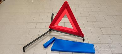 Triangolo emergenza auto