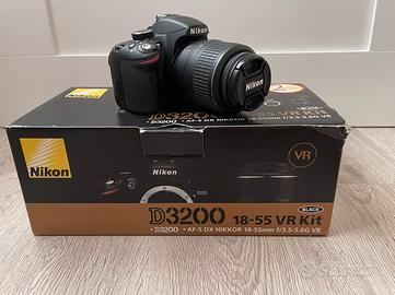 Nikon D3200 kit completo Pochi scatti