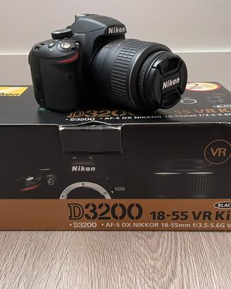 Nikon D3200 kit completo Pochi scatti