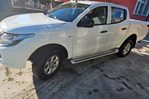 Fuoristrada Mitsubishi L200