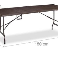 Tavolino e 6 sedie in plastica richiudibili