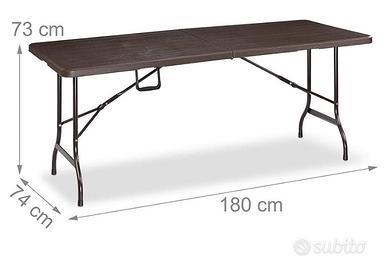 Tavolino e 6 sedie in plastica richiudibili