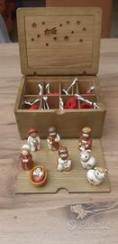 Mini presepe Thun 8 pezzi sacra famiglia